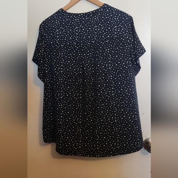 Torrid Navy Button Down Shirt with White Heart Print - Picture 4 of 4